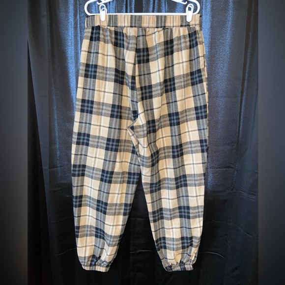 Women’s Plus Flannel Joggers - Size: 2XL - Picture 2 of 7
